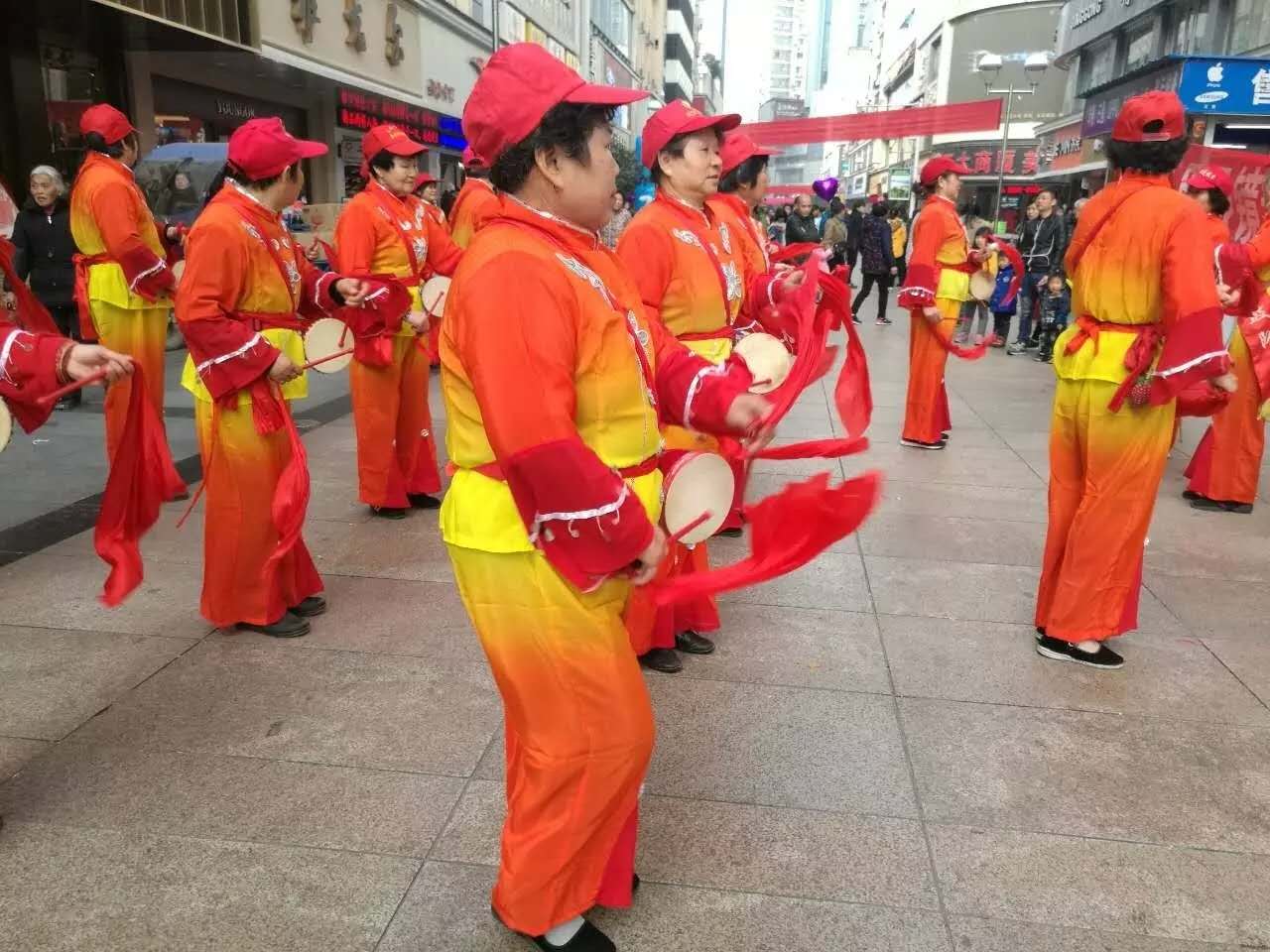 明珠商業(yè)廣場(chǎng)多渠道搞活經(jīng)營(yíng)