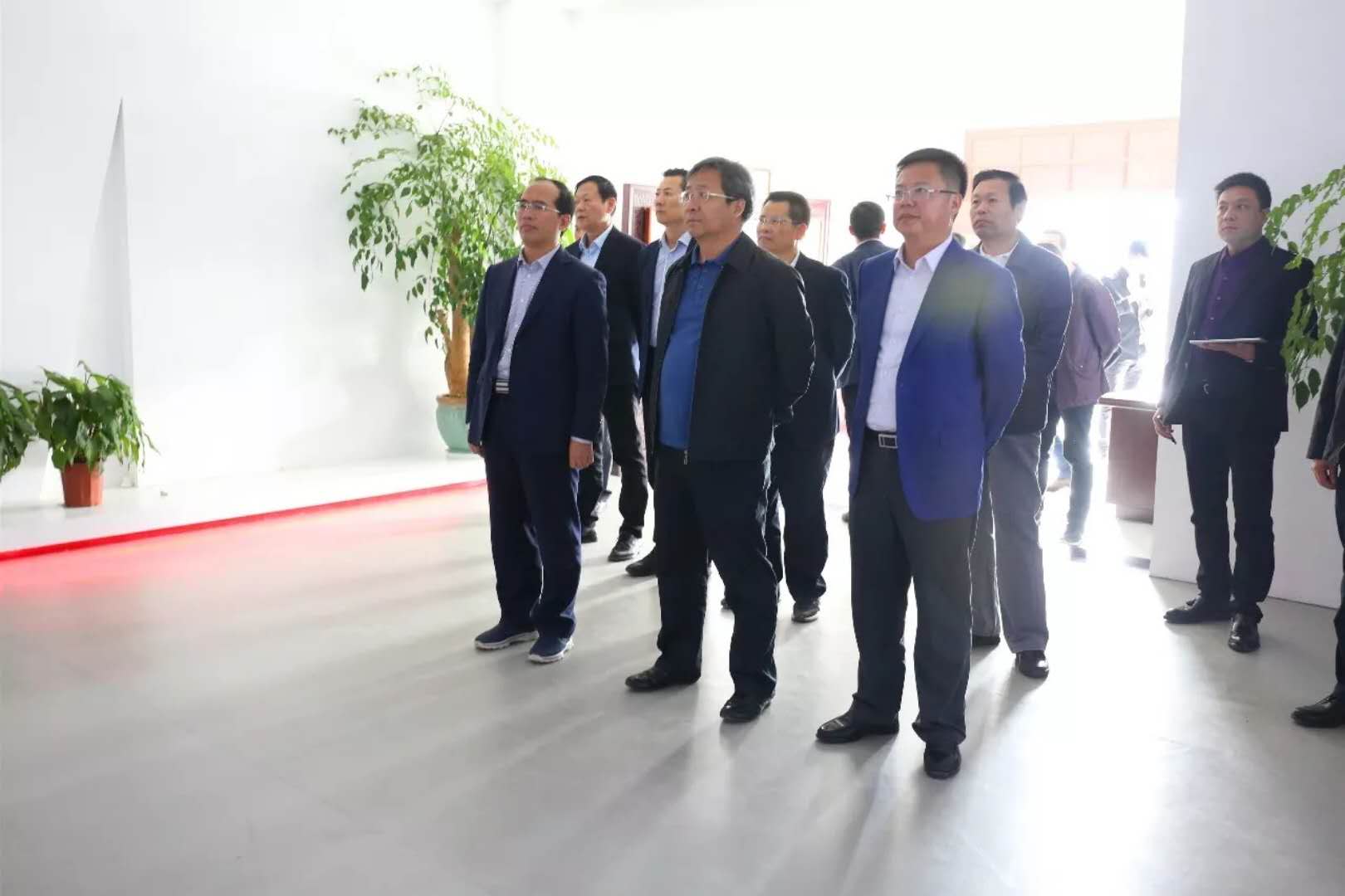 江蘇省徐州市政協(xié)主席王昊一行到朱砂古鎮(zhèn)考察