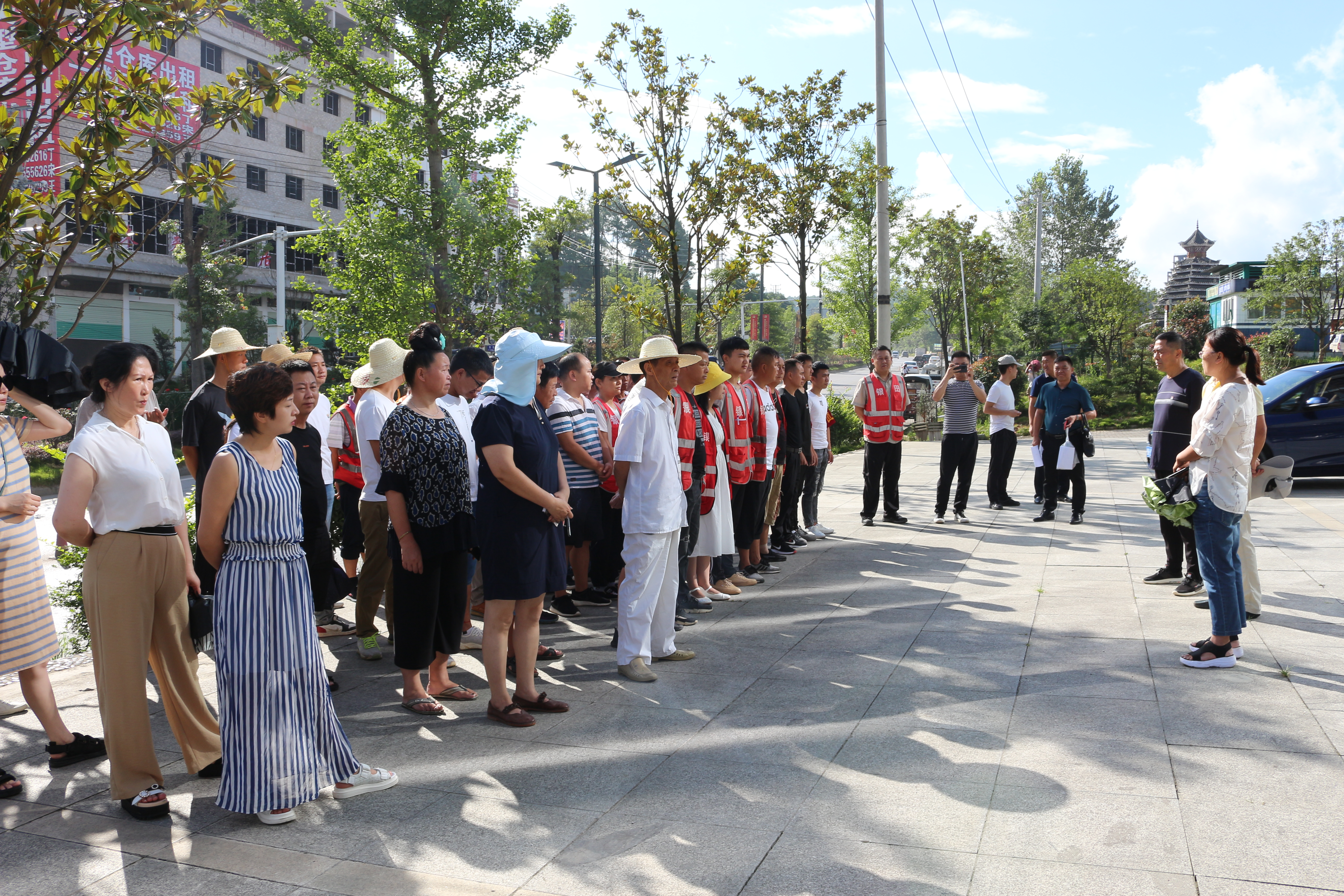 黔東南銀田物流園全面推進(jìn)“創(chuàng)文明城市”環(huán)境整治工作