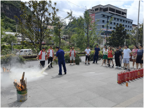 黔東南銀田農(nóng)產(chǎn)品物流園開展消防安全培訓(xùn) 暨實(shí)戰(zhàn)演練